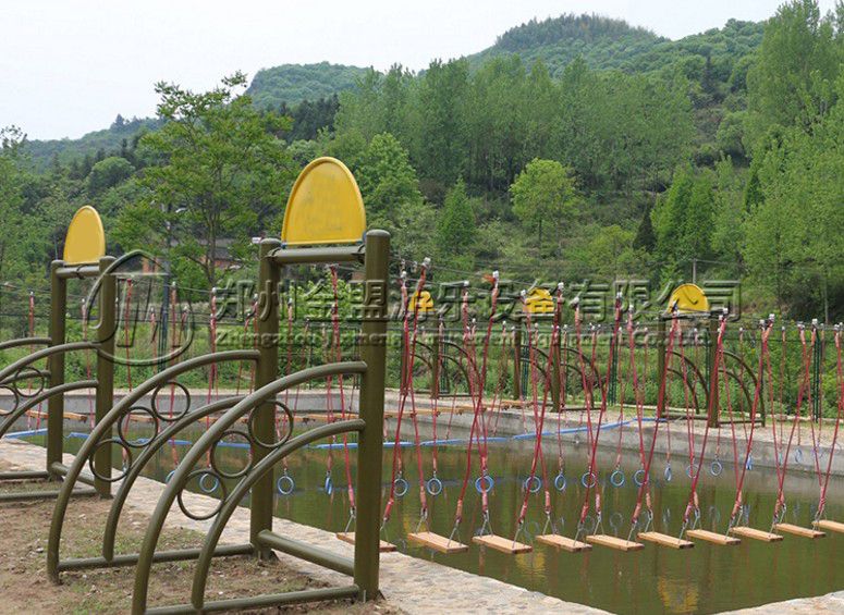 水上拓展項目_體能樂園