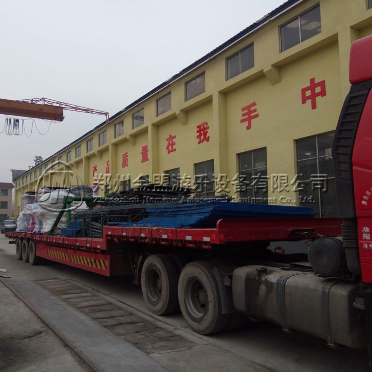 四川成都仿古小火車發(fā)貨現(xiàn)場