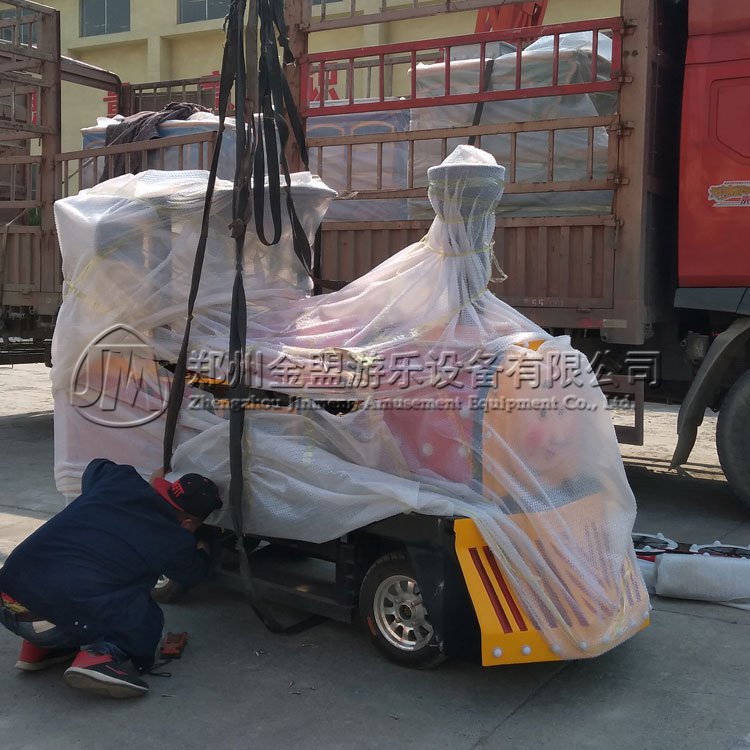 貴州遵義仿古小火車發(fā)貨現(xiàn)場