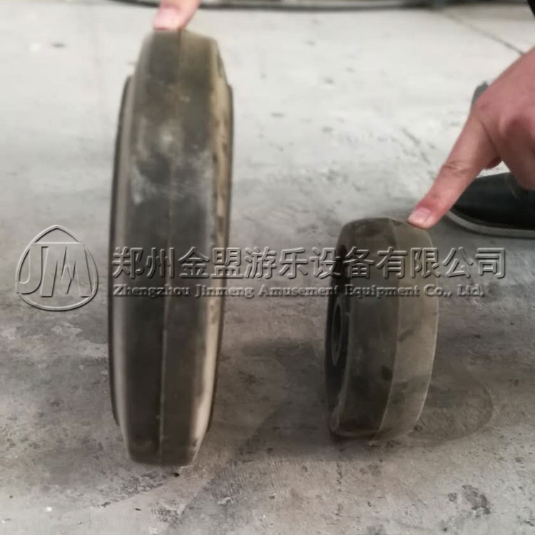 膠輪_摩托競賽_鯉魚跳龍門_游樂設備配件