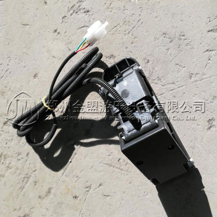 腳踏板_電瓶碰碰車_游樂設(shè)備配件