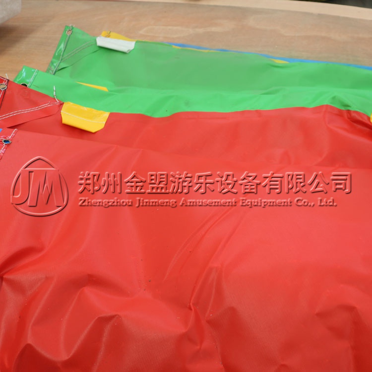PVC皮傘布_豪華轉(zhuǎn)馬_游樂設(shè)備配件
